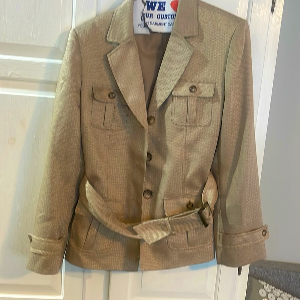 Plus size 16 Tahari blazer
